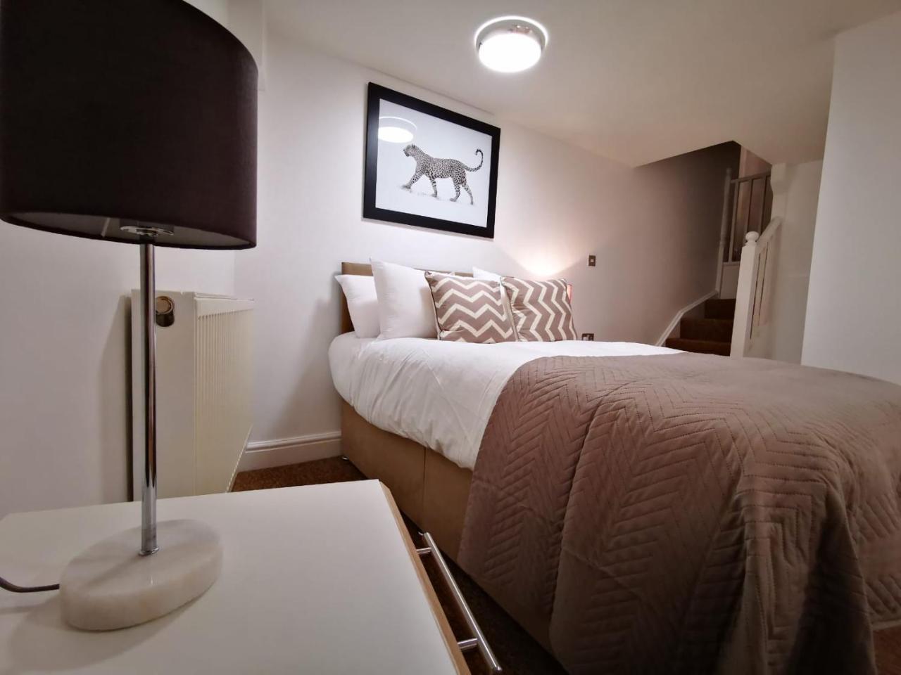 Capital Host- Apartments Euston Londres Exterior foto