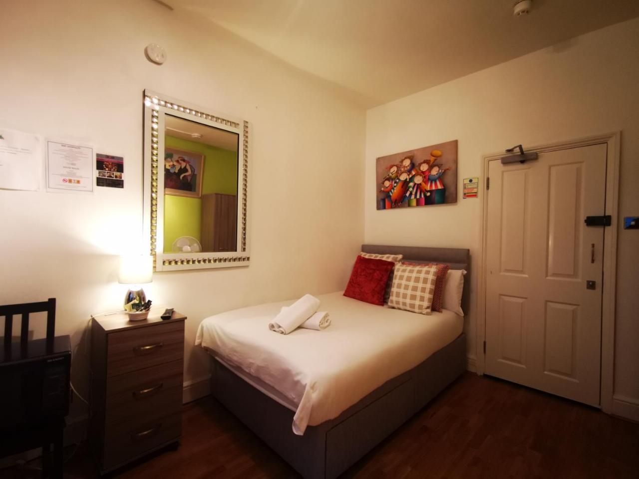 Capital Host- Apartments Euston Londres Exterior foto