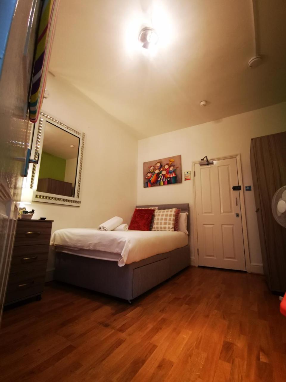 Capital Host- Apartments Euston Londres Exterior foto